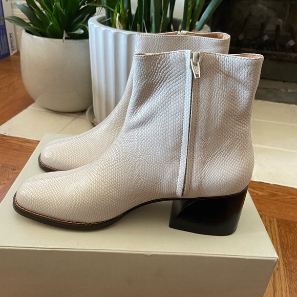 No.6 Jordan Boot in Ivory Snake size 9 - Picture 5 of 7